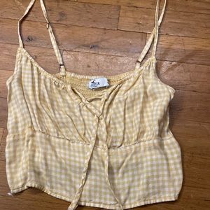 Hollister picnic pattern yellow cropped tank top size medium